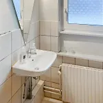 6 Bedroom Lovely In