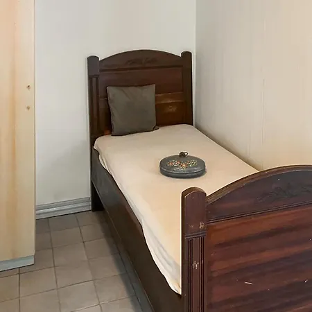 Vakantiehuis 6 Bedroom Lovely In *