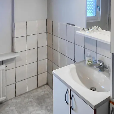 6 Bedroom Lovely In Feriehus Thyholm