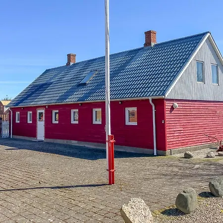 6 Bedroom Lovely In *