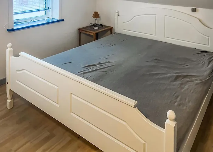 펜션 6 Bedroom Lovely In