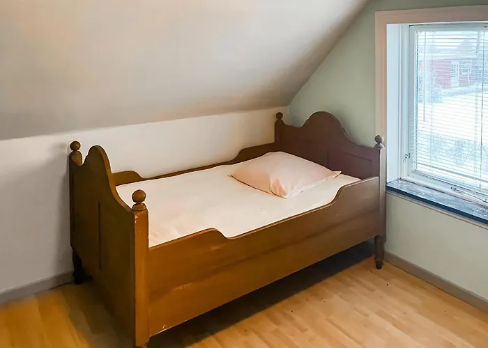 6 Bedroom Lovely In *