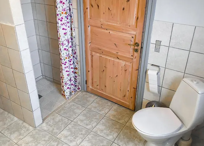 6 Bedroom Lovely In Semesterbostad Thyholm